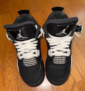 Nike Air Jordan 4 Retro Kids Size 4Y Black White Basketball Shoes